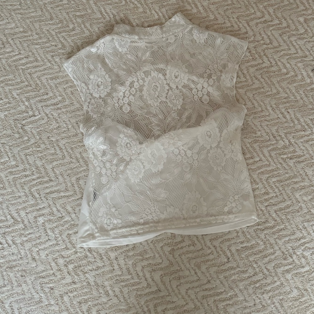 White Lace Cutout Mock Neck Top Size M | Like New